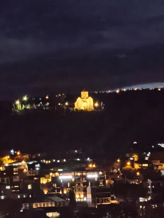 Квартира в центре с изолированной спальней, кухней-гостиной 6 этаж