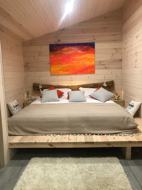 Уютный современный дом на берегу прекрасного озера