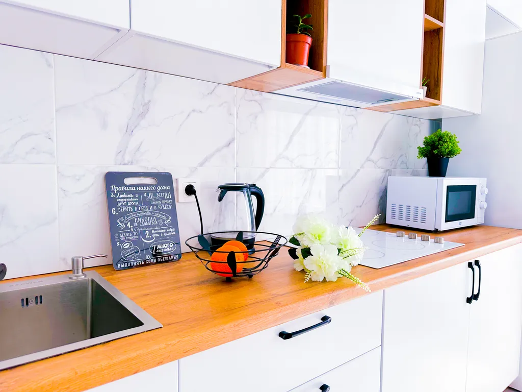 Рядом с Хан шатыр. Центр города Астана