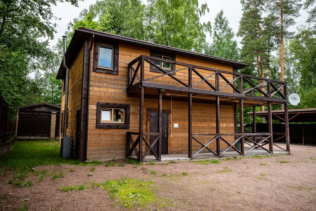 Дом на берегу озера