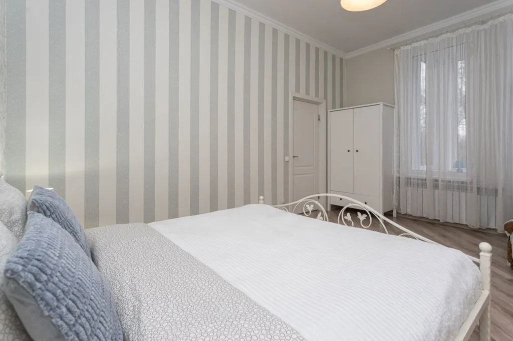 Кpаcивая квартира в Дворянскoм гнездe