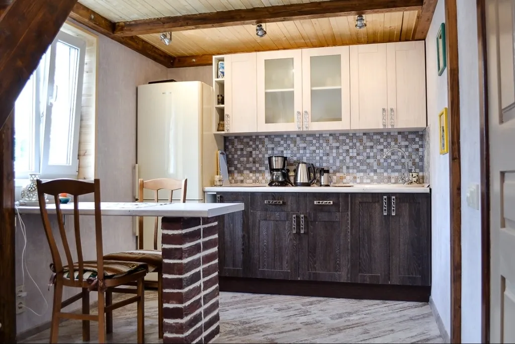 Уютная студия с балконом в центре