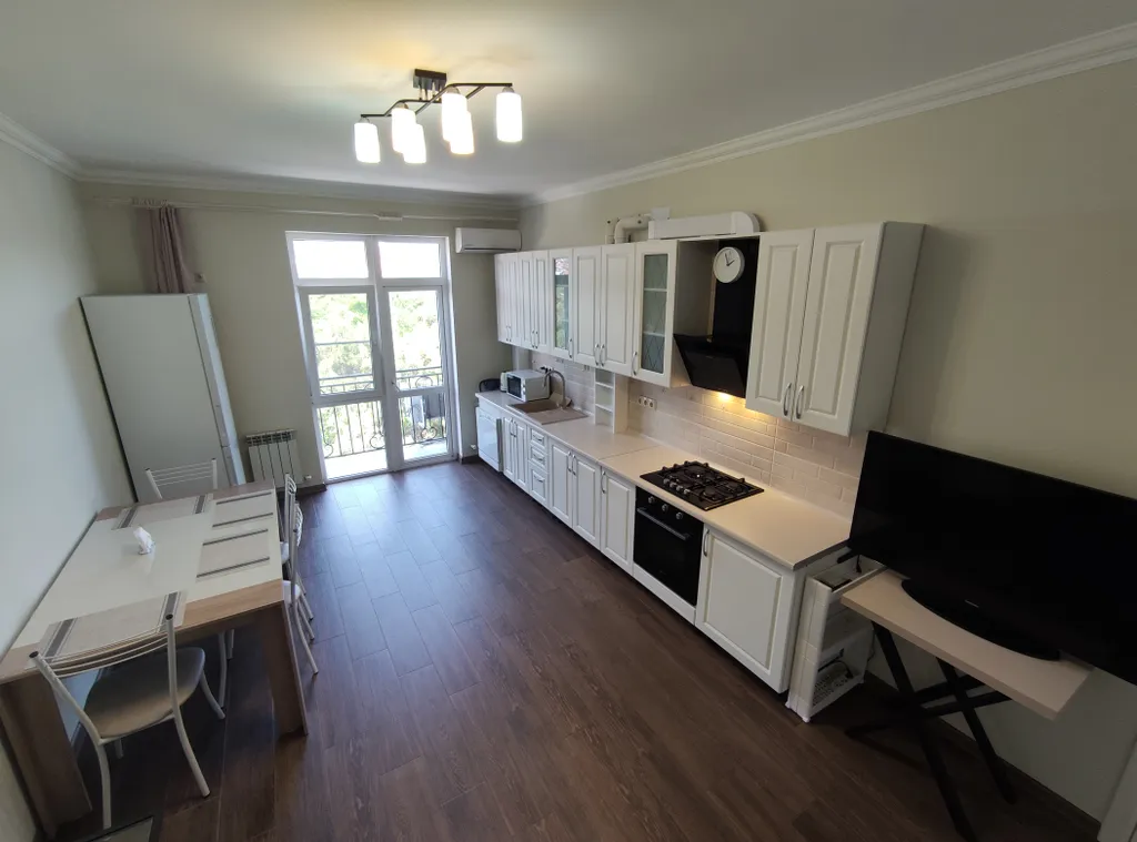 Квартира Квартира-евродвушка в центре с отдельной кухней и с видом на море и горы — Геленджик