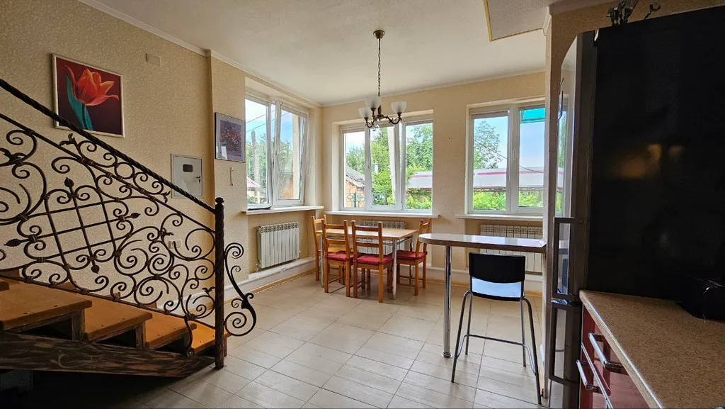 Тихий уютный дом на участке