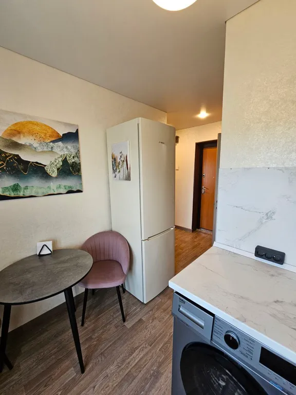 Уютная квартира с огромной кроватью на Металлургов