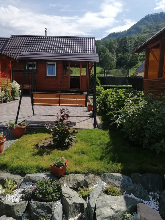 Домик в горах Алтая