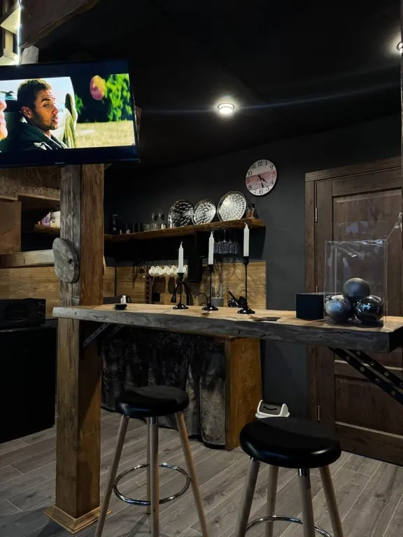 Волчье Логово, комфортный уединённый дом в лесу