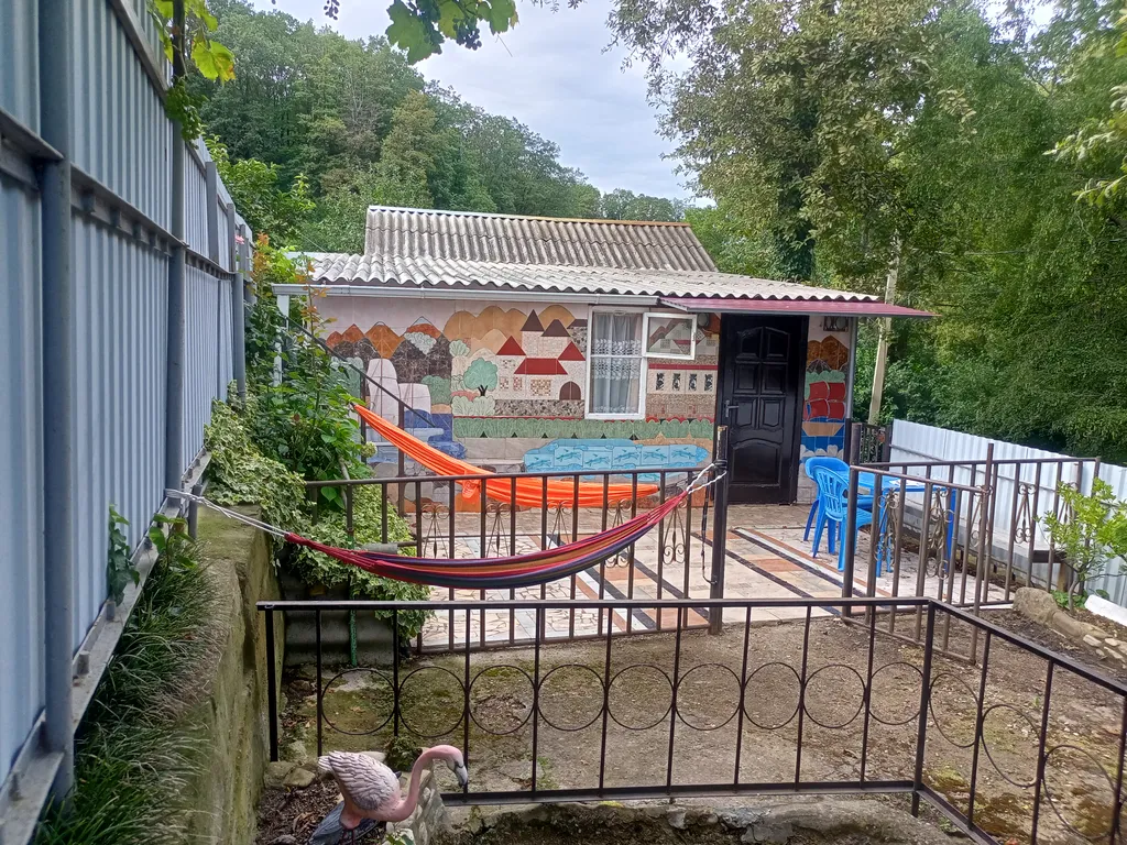 Дом на участке 2 сотки с парковочным местом