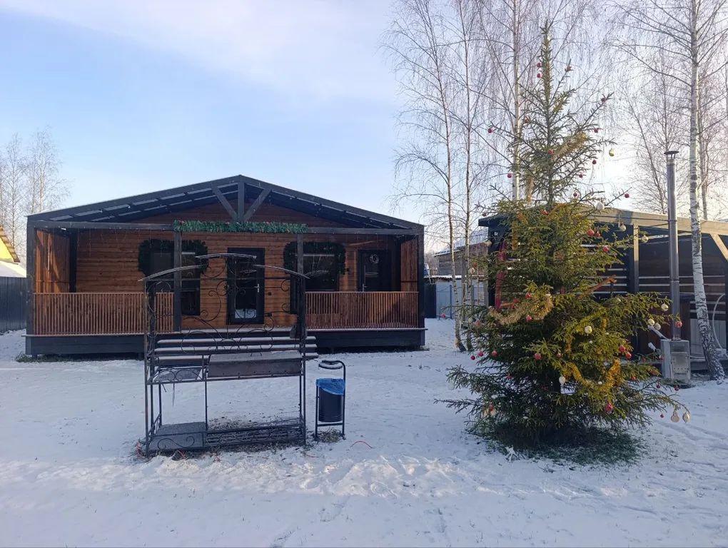 Абсолютно новый дом с баней, включена в стоимость, и горячей купелью