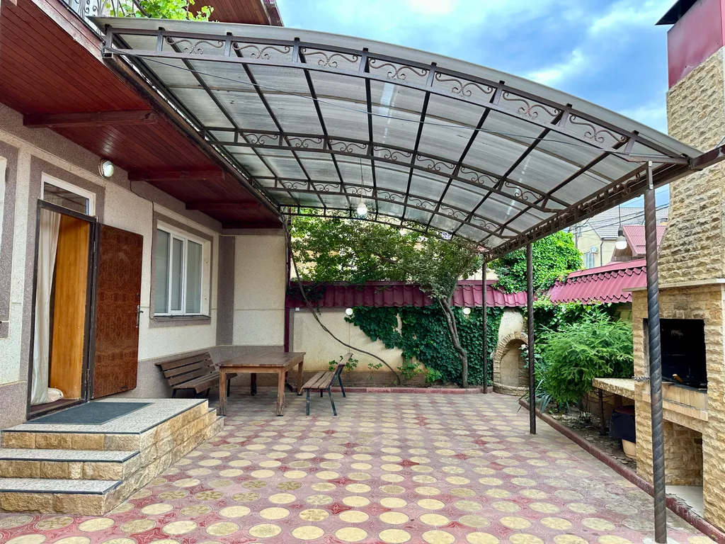 Домик у моря с мангалом