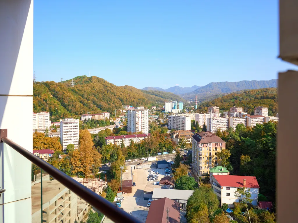 Современная, новая квартира с видом на горы