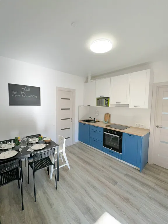 Уютная квартира напротив бассейна со своими лежаками, 7 спальных мест — аренда посуточно в Сукко