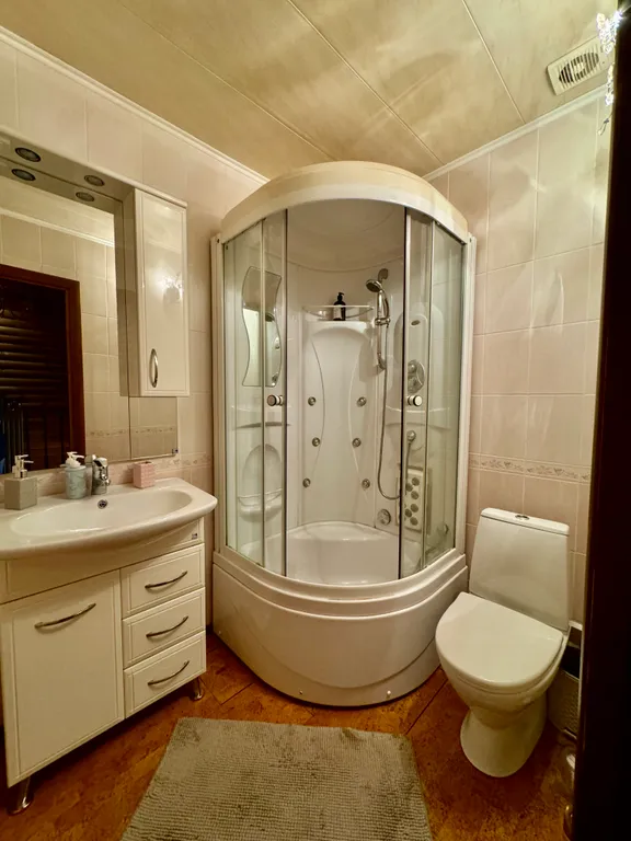 Уютный таунхаус на Банном рядом с озером и ГЛЦ с сауной