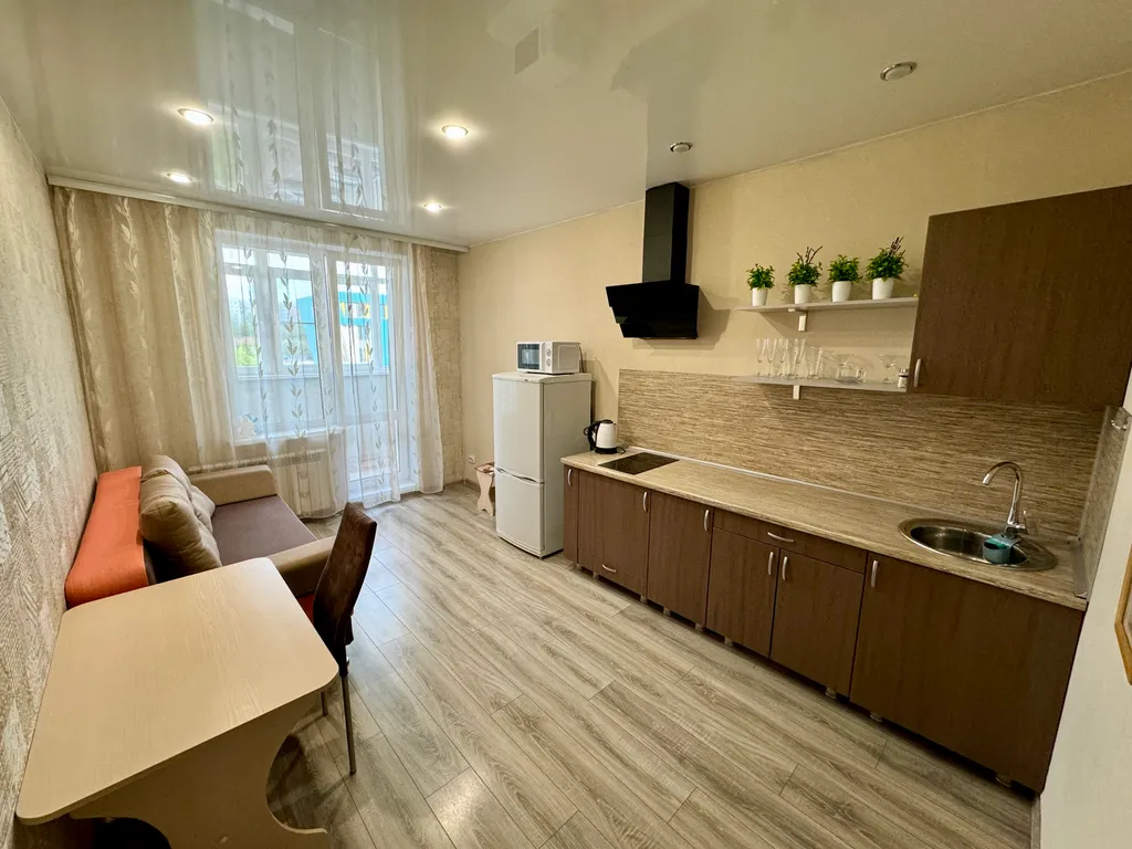 Светлая, чистая просторная квартира — аренда посуточно в Омск