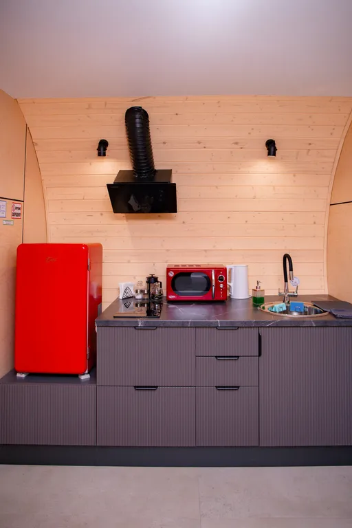 Дом Галька с видом на озеро и горы