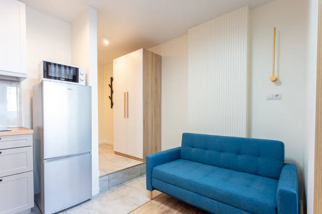 Современная студия Морент с ярким интерьером в жк фрукты