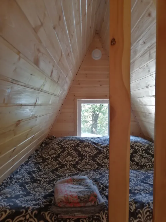 Домики у реки в тихом, уединённом месте, по дороге на Архыз