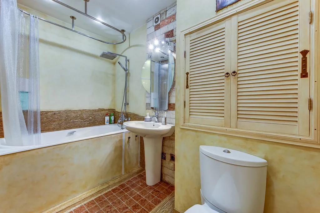 Ryss' 2BR Apt on Nevsky 79