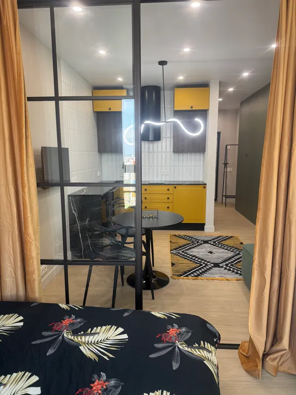 Дизайнерская квартира в 2 минутах от Avia Mall