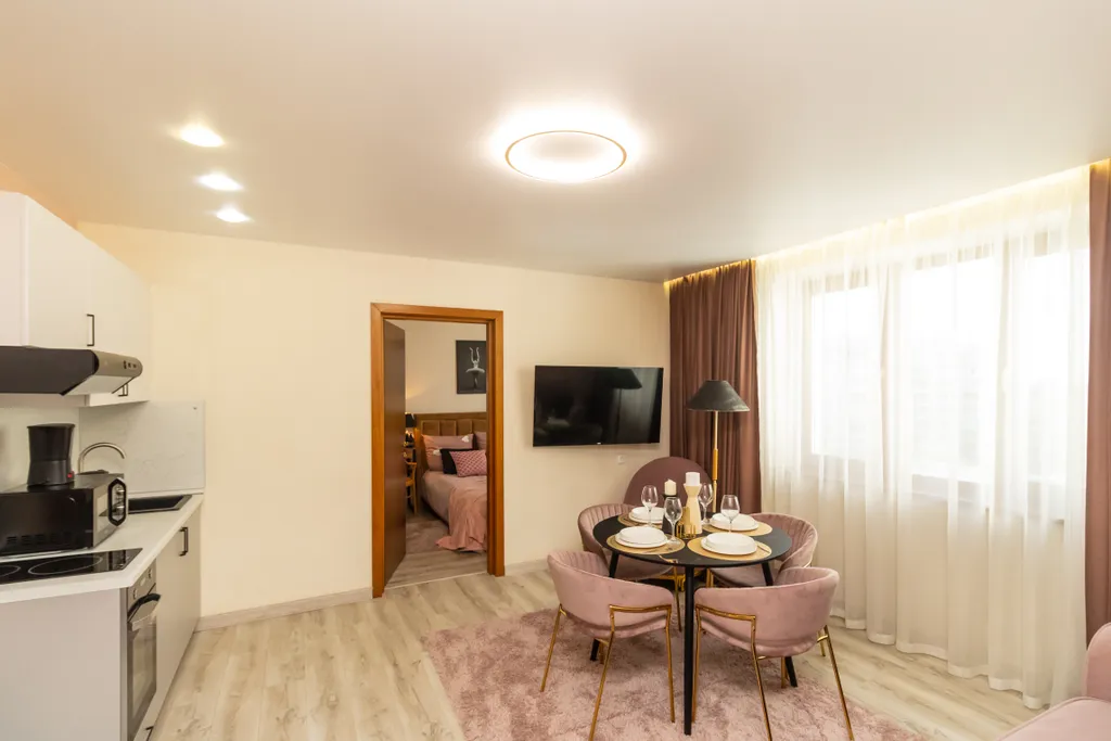 Номер-люкс Розовая пантера в апарт-комплексе Виктория