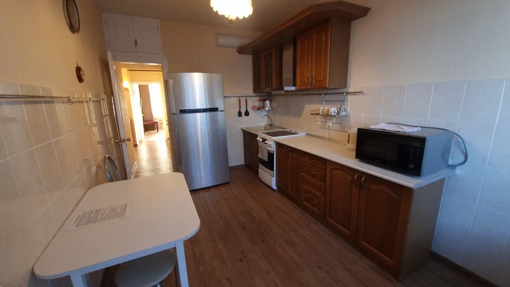 Хорошая просторная большая квартира для семьи или командировочных