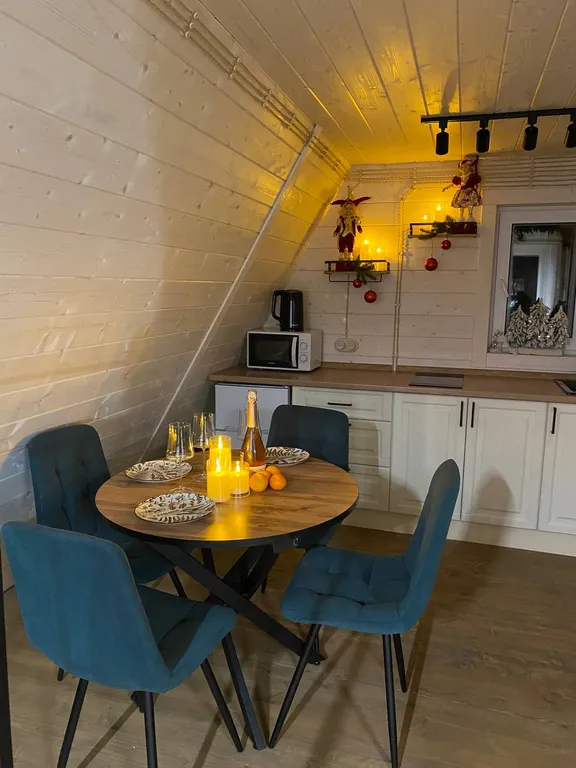 Домик у леса с чаном