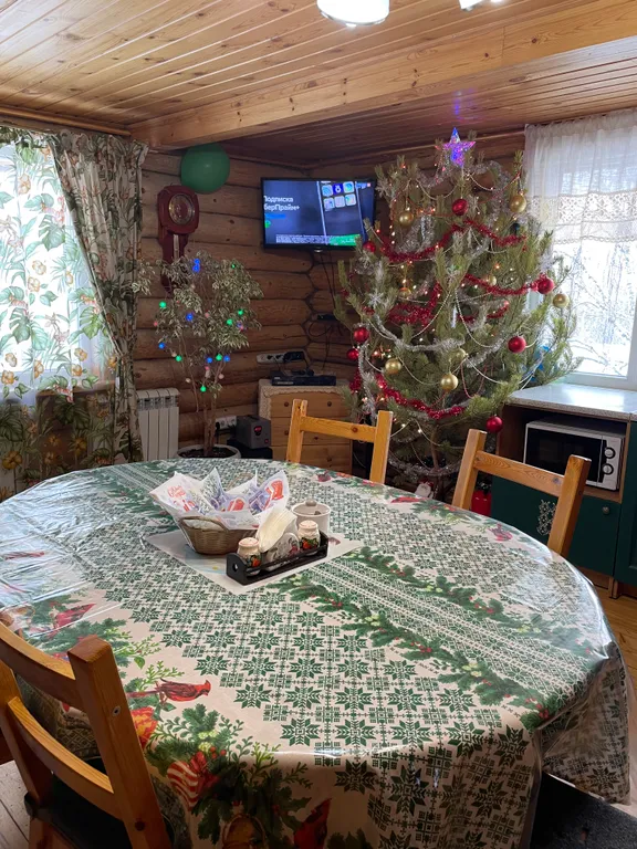 Теремок в горах бревенчатый дом и баня