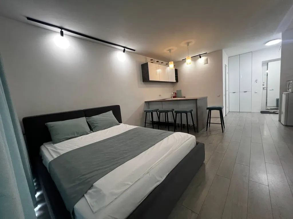 Студия на 15 этаже с современным ремонтом и потрясающим видом на город