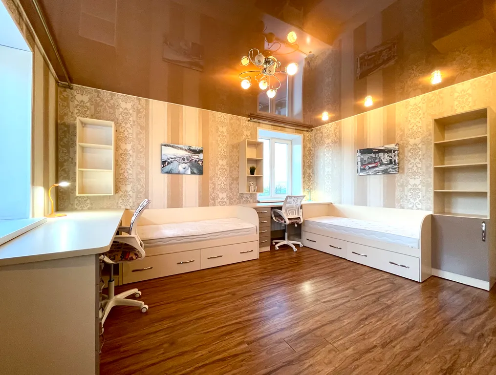 Видовые трёхкомнатные апартаменты на Набережной