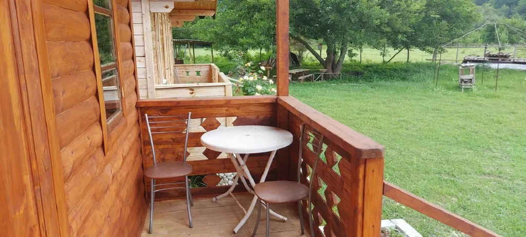 Дом в деревне на берегу реки для спокойного отдыха