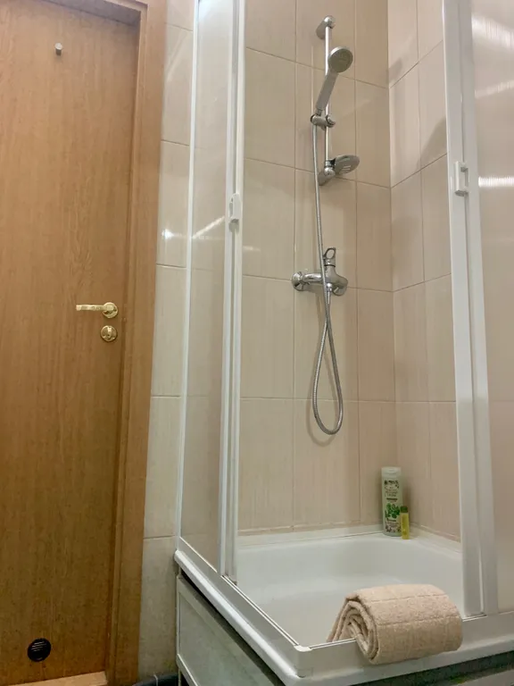 Flat all amenities Maki