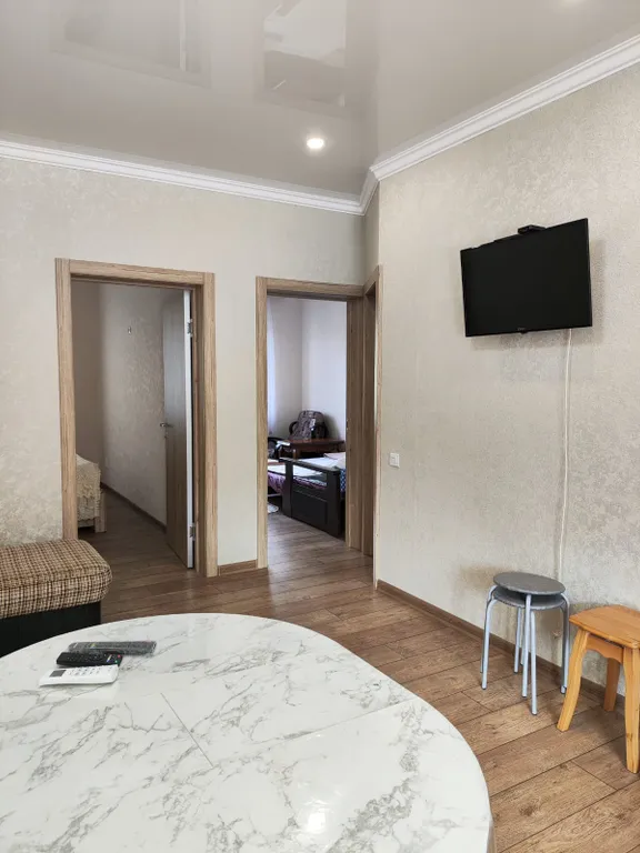 Не далеко от моря новая уютная квартира в частном доме