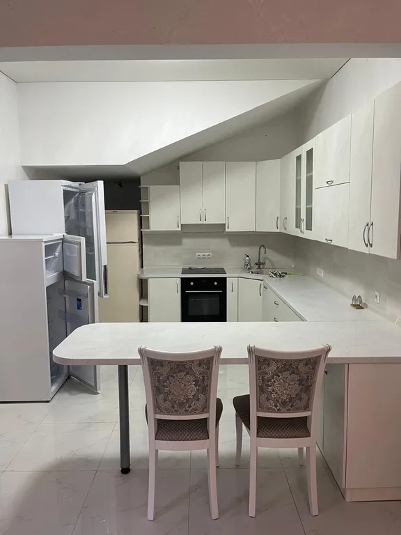 Дом-вилла с бассейном