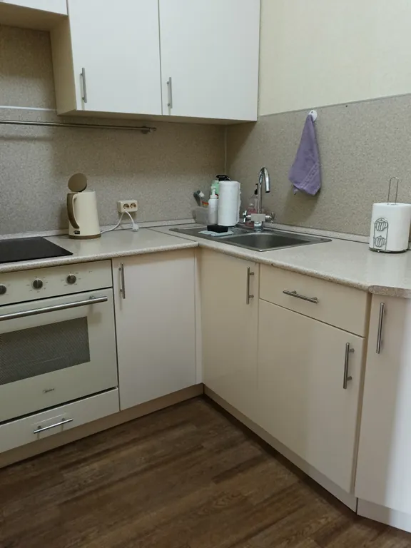 Квартира Евростудия с отдельной кухней — аренда посуточно в Петергоф