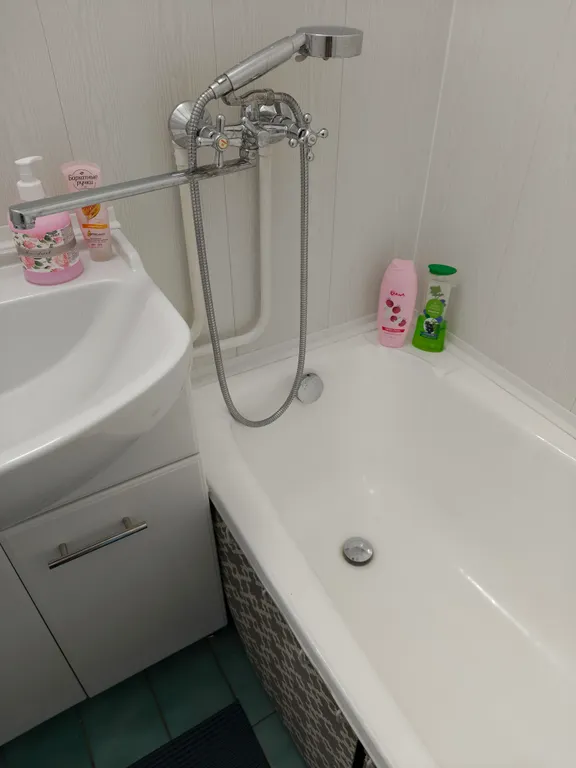 2-комнатная квартира чистая и просторная после ремонта