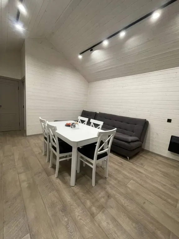 Двухкомнатный дом с видом на горы и реку