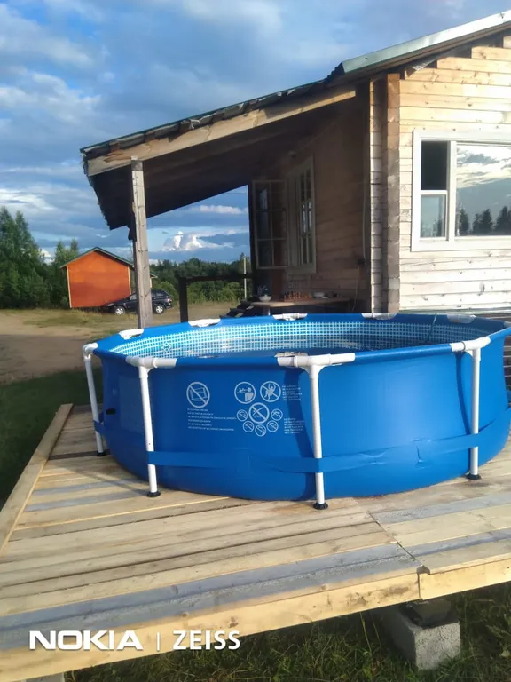 Страна Див на 2 гектарах земли, в изоляции и с озером