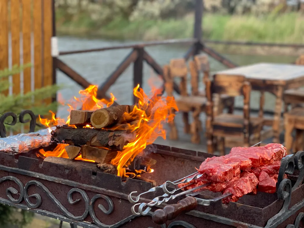 Двухэтажный дом из сруба