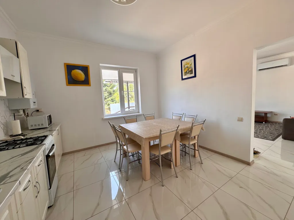 Уютный дом в черте города