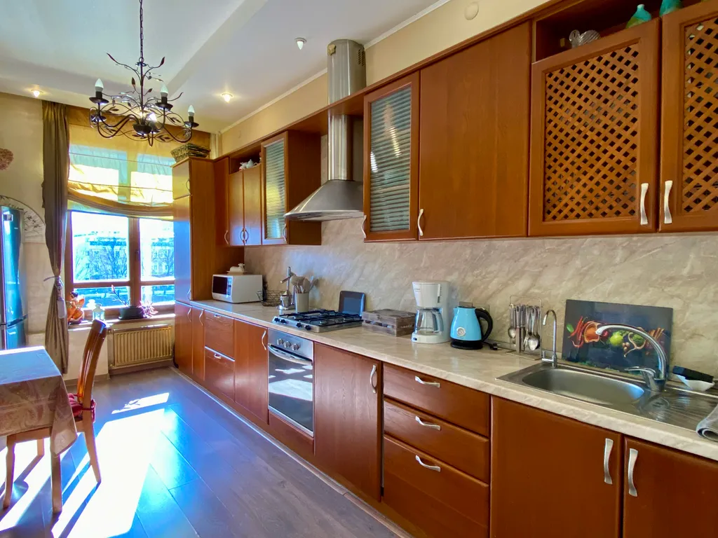 Идеальное утро с видом на Черное озеро
