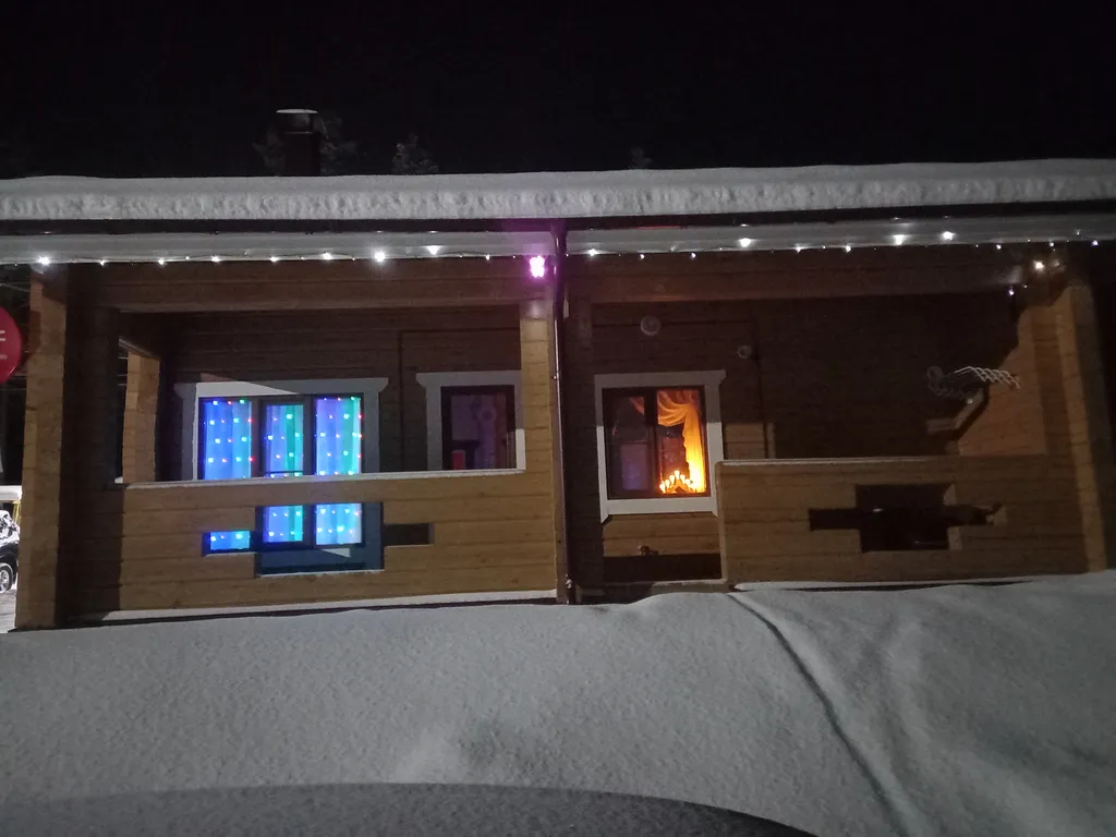 Уютный дом на берегу озера