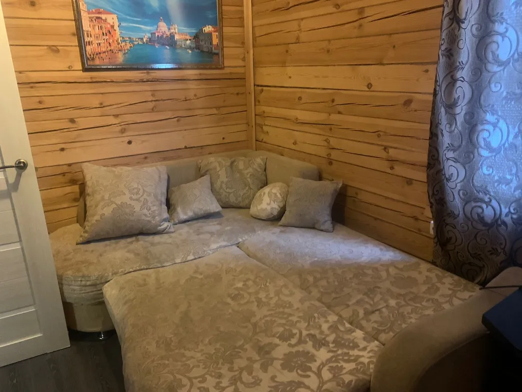 Дом на перевалке.