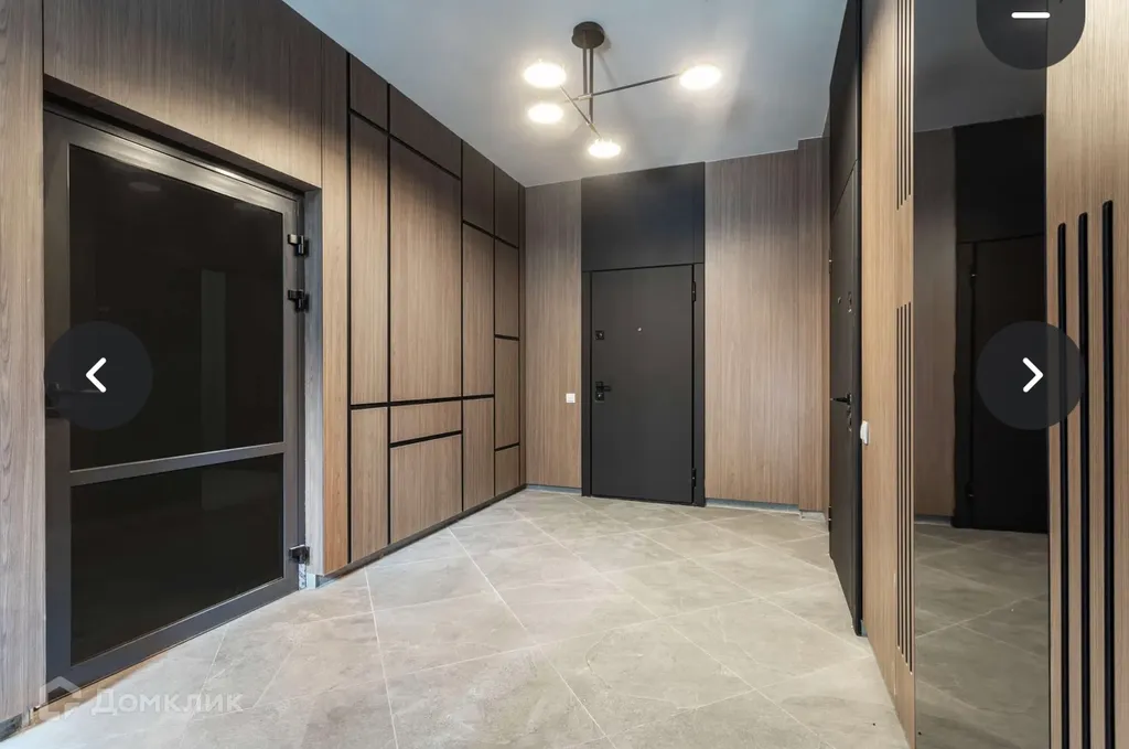 Современная студия с балконом и панорамными окнами у острова Канта