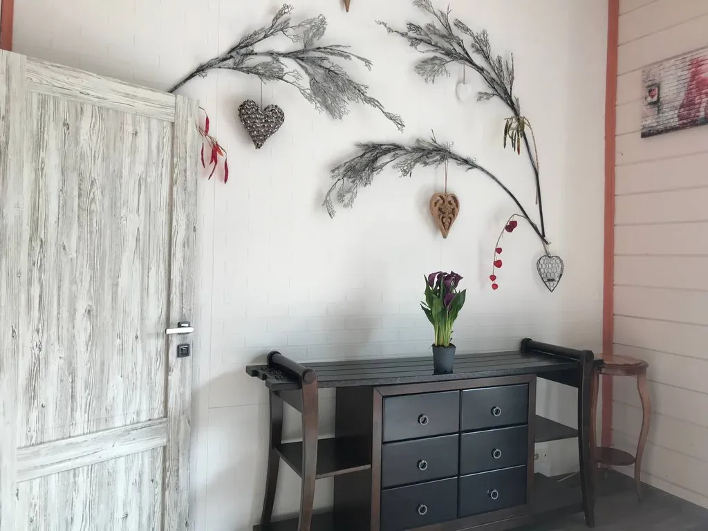 Уютный дом в сказочном лесу