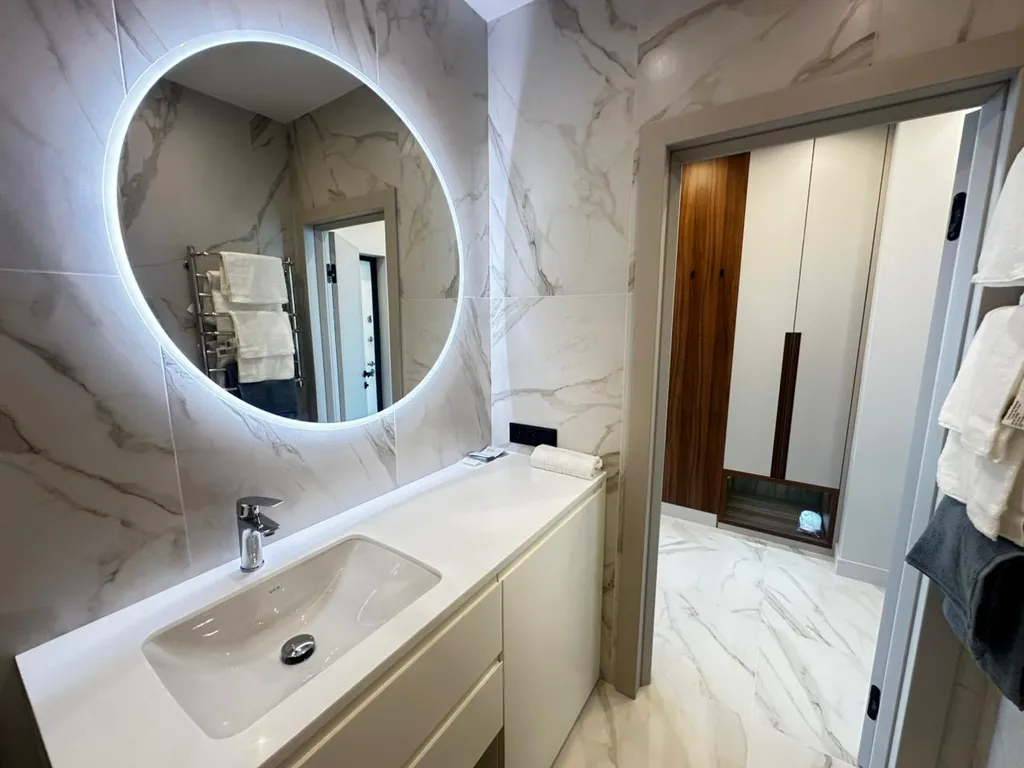 Просторная квартира с видом на море