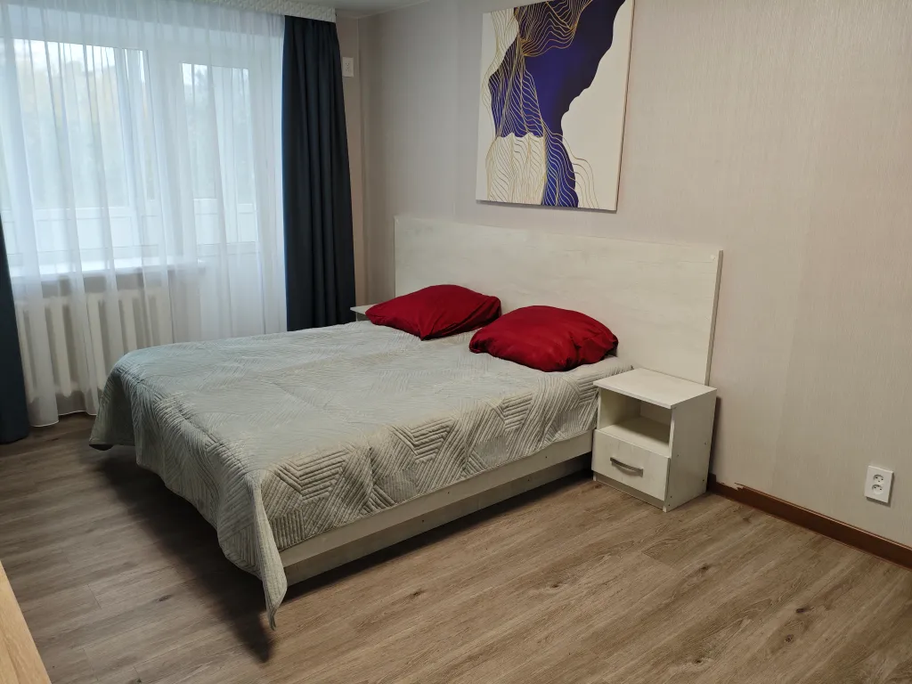 Светлая уютная двухкомнатная квартира — аренда посуточно в Новошахтинск