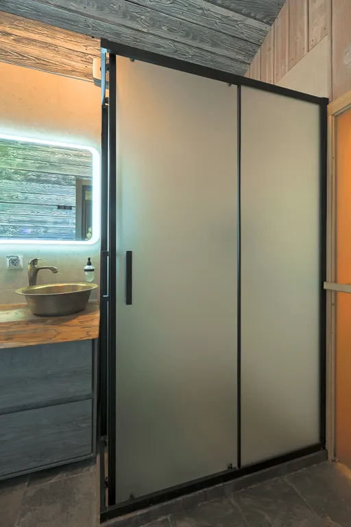 BarnHouse с камином, кондиционером и террасой