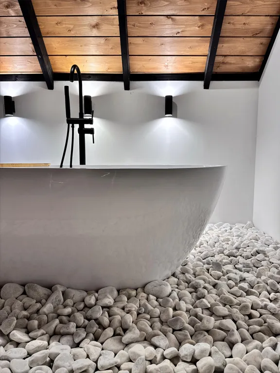 Уютный дом Elovoye в сердце леса с уличным спа-бассейном