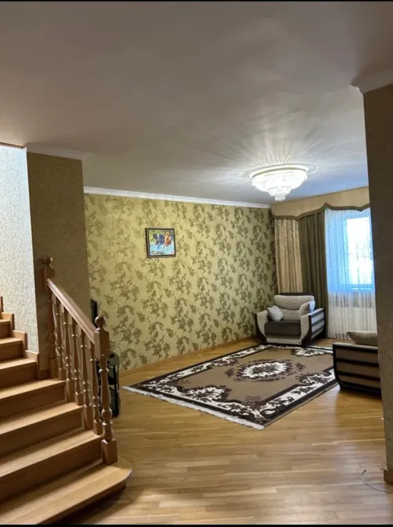 Просторный дом в районе центра