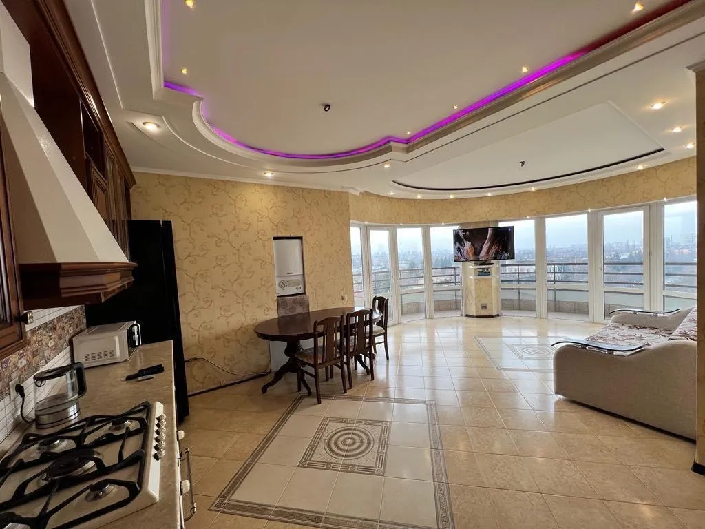 Квартира в центре возле танка